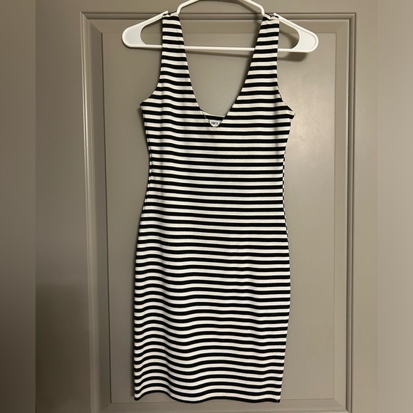 Black and white striped fitted dress - Picture 1 of 4